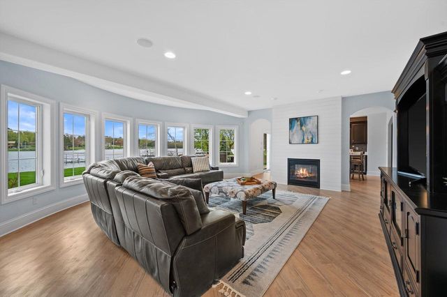 W356N5136 Lakeshore DRIVE, Oconomowoc, WI 53066