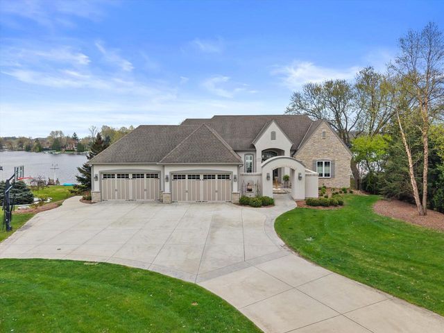 W356N5136 Lakeshore DRIVE, Oconomowoc, WI 53066