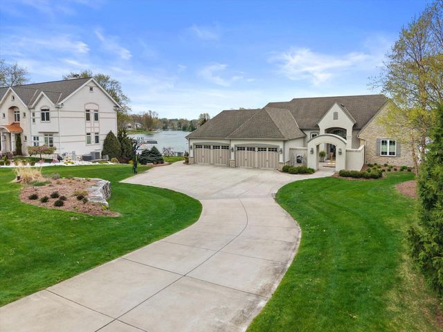 W356N5136 Lakeshore DRIVE, Oconomowoc, WI 53066