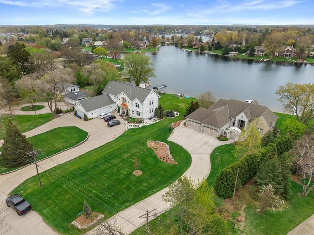 W356N5136 Lakeshore DRIVE, Oconomowoc, WI 53066
