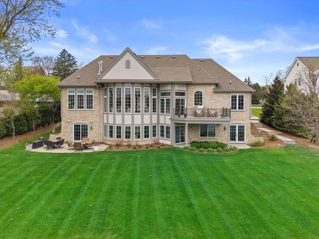 W356N5136 Lakeshore DRIVE, Oconomowoc, WI 53066
