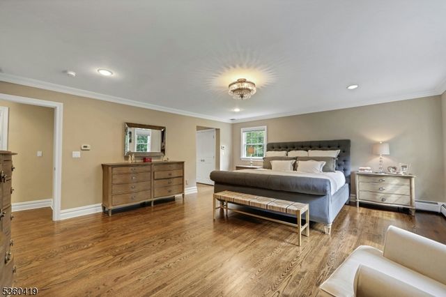 325 Hobar Ct, Franklin Lakes Boro, NJ 07417