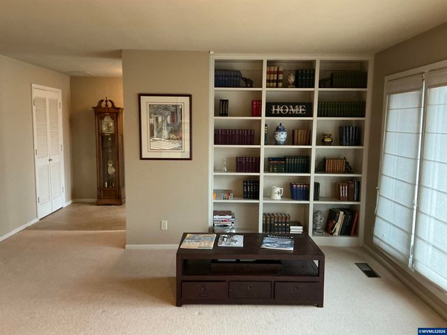 3588 Dogwood Dr S, Salem, OR 97302