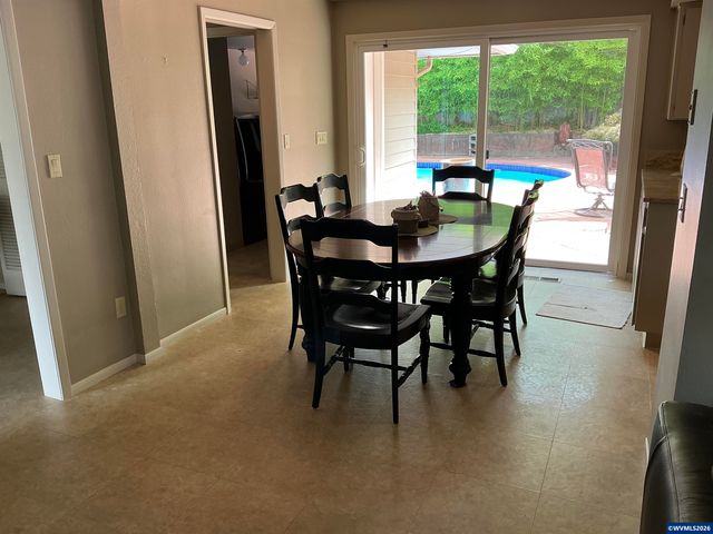 3588 Dogwood Dr S, Salem, OR 97302