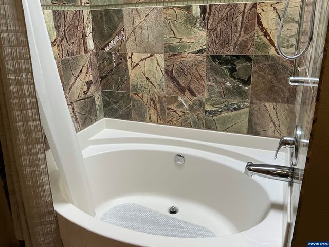 3588 Dogwood Dr S, Salem, OR 97302