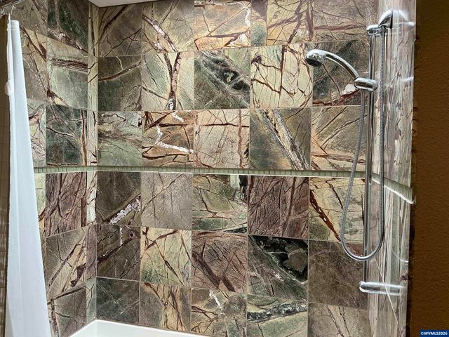3588 Dogwood Dr S, Salem, OR 97302