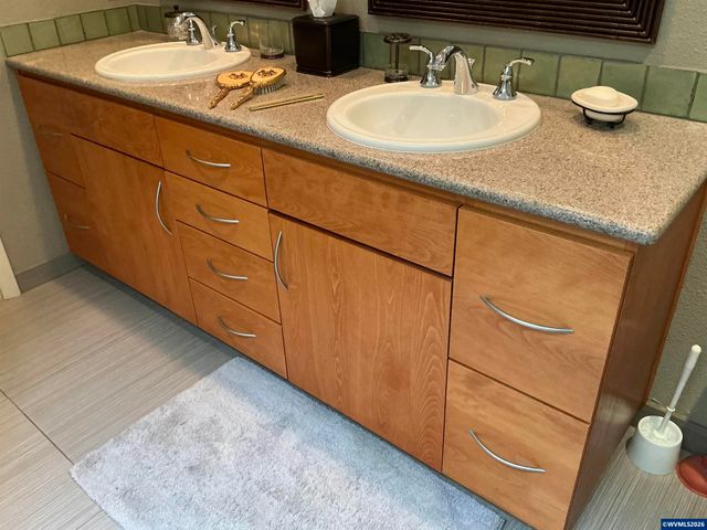 3588 Dogwood Dr S, Salem, OR 97302