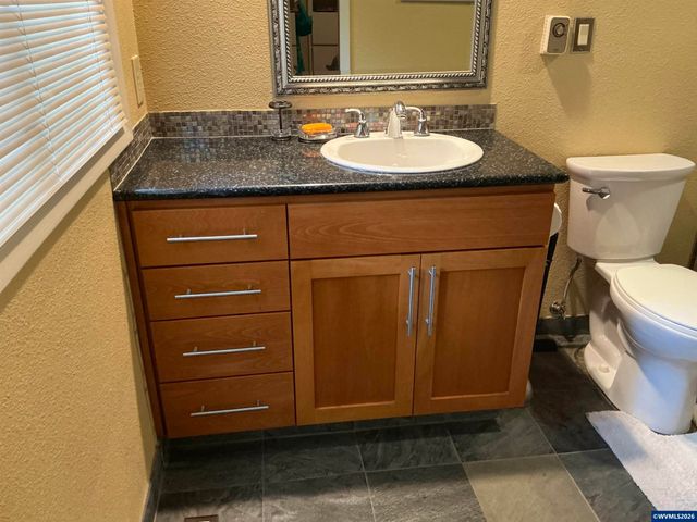 3588 Dogwood Dr S, Salem, OR 97302