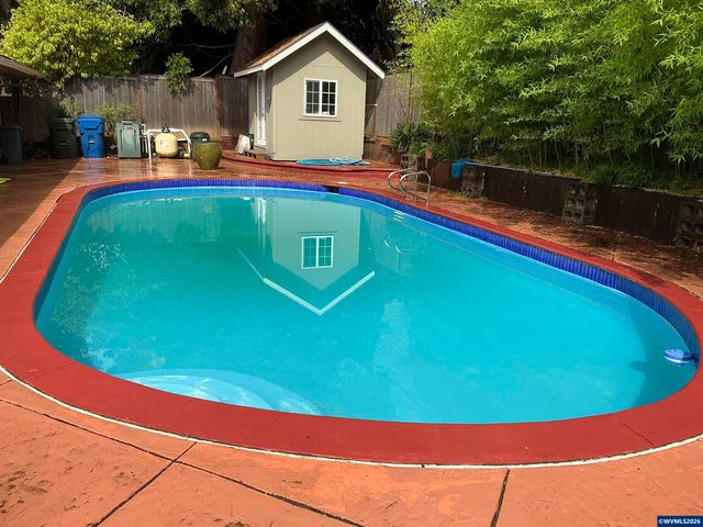 3588 Dogwood Dr S, Salem, OR 97302