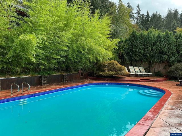 3588 Dogwood Dr S, Salem, OR 97302