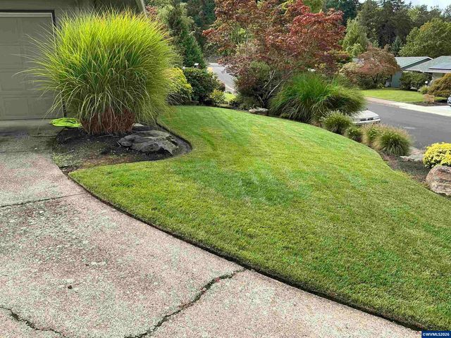 3588 Dogwood Dr S, Salem, OR 97302
