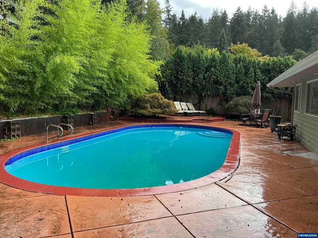 3588 Dogwood Dr S, Salem, OR 97302