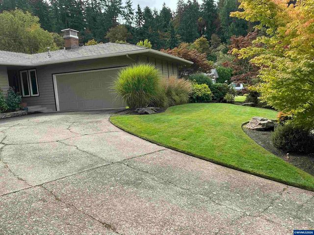 3588 Dogwood Dr S, Salem, OR 97302