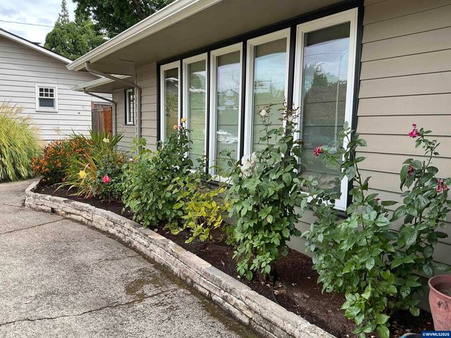 3588 Dogwood Dr S, Salem, OR 97302