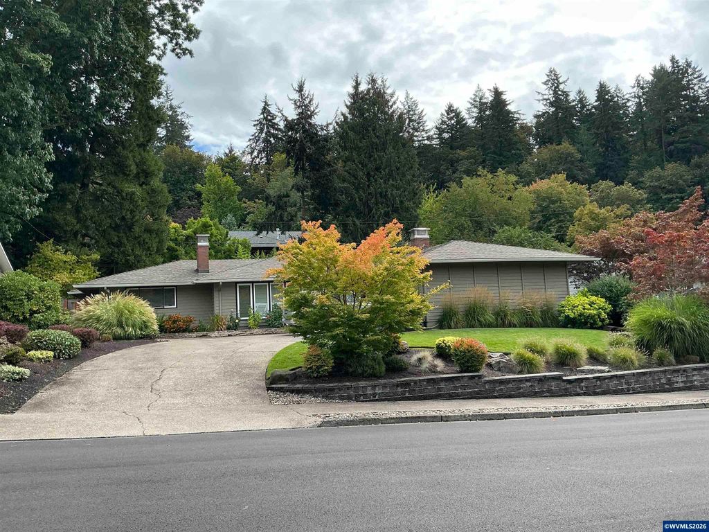 3588 Dogwood Dr S, Salem, OR 97302
