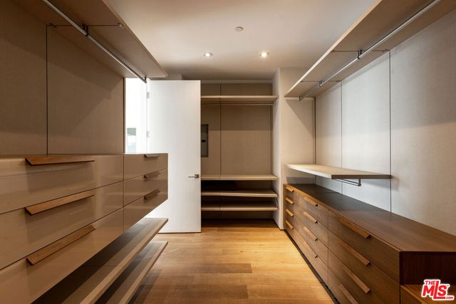 132 N Laurel Avenue, Los Angeles, CA 90048