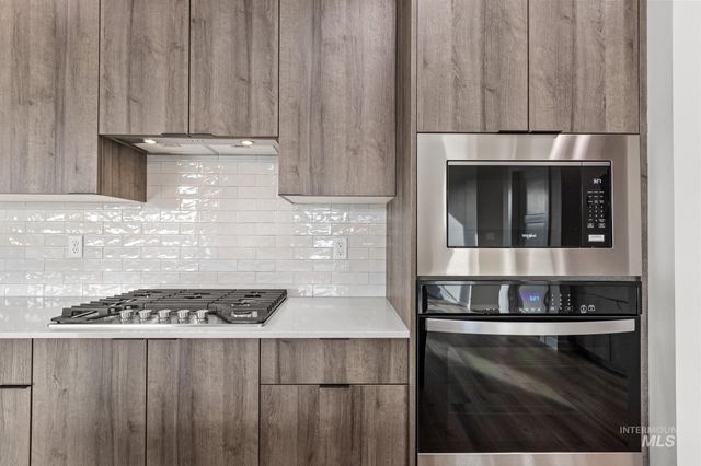 17214 N Swan Springs Pl, Nampa, ID 83687