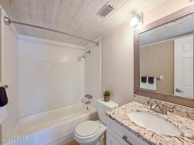 415 N Halifax Ave Apt 216, Daytona Beach, FL 32118