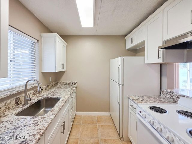 415 N Halifax Ave Apt 216, Daytona Beach, FL 32118