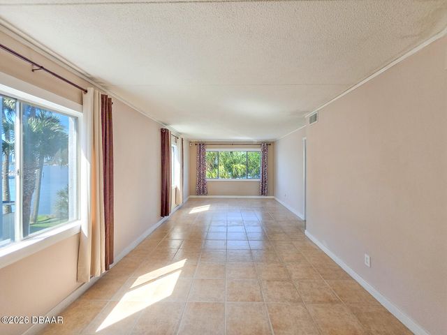 415 N Halifax Ave Apt 216, Daytona Beach, FL 32118