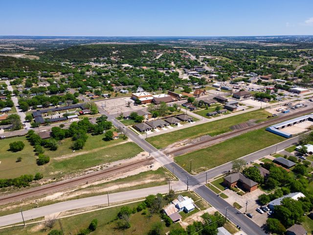 408 W Avenue C, Copperas Cove, TX 76522