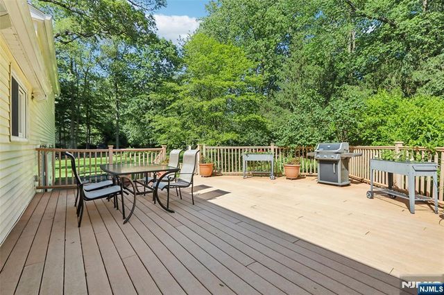 70 Sheri Drive, Allendale, NJ 07401
