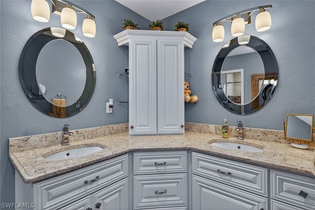 681 Saint Andrews BLVD, Naples, FL 34113