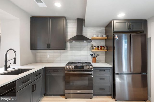 1932 E YORK ST, Philadelphia, PA 19125