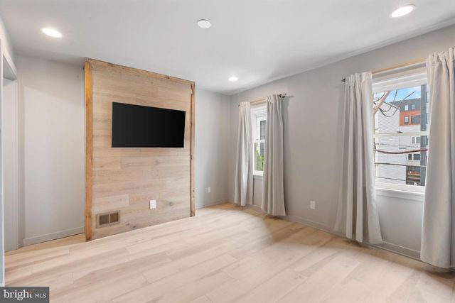 1932 E YORK ST, Philadelphia, PA 19125