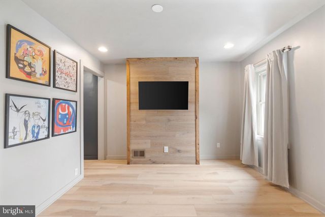 1932 E YORK ST, Philadelphia, PA 19125