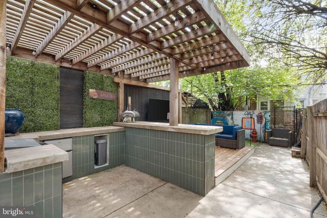 1932 E YORK ST, Philadelphia, PA 19125