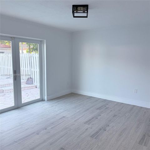 9130 NW 193rd St, Hialeah, FL 33018