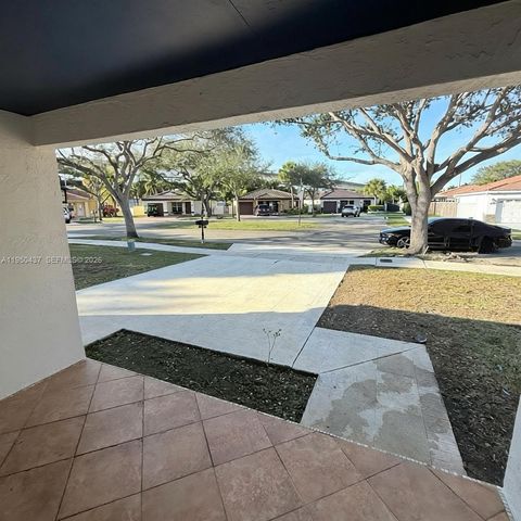 9130 NW 193rd St, Hialeah, FL 33018
