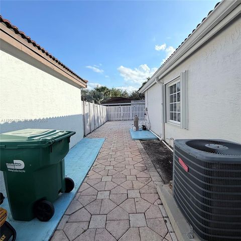 9130 NW 193rd St, Hialeah, FL 33018