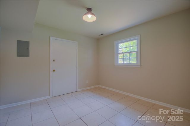 6921 Idlewild Road, Charlotte, NC 28212