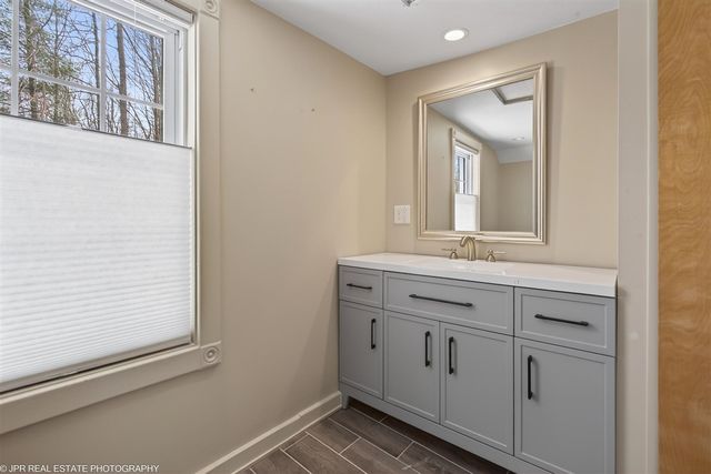 6811 116th Avenue, Fennville, MI 49408