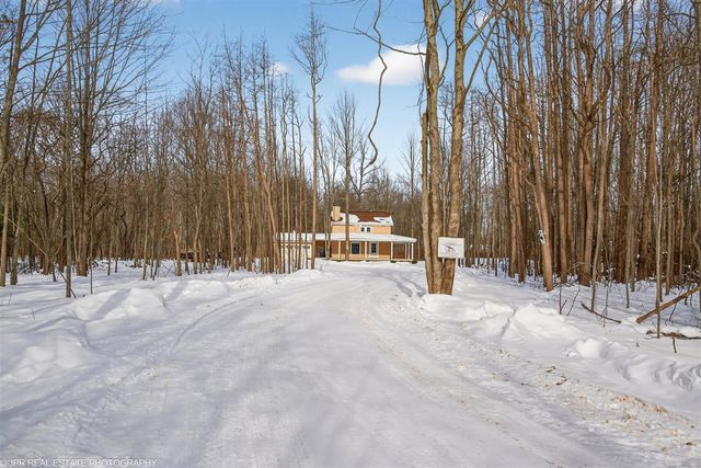 6811 116th Avenue, Fennville, MI 49408