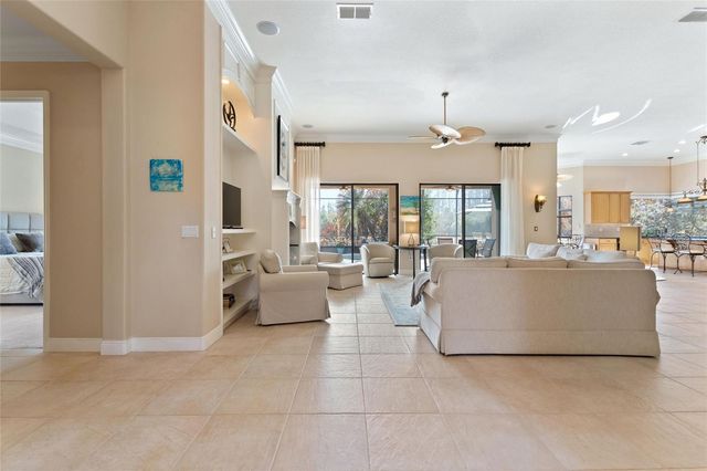 927 SAN RAPHAEL STREET, Poinciana, FL 34759