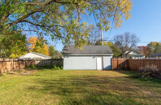 902 10th Avenue NE, Brainerd, MN 56401