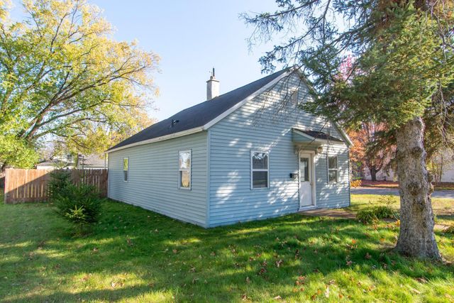 902 10th Avenue NE, Brainerd, MN 56401