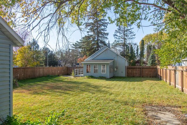 902 10th Avenue NE, Brainerd, MN 56401