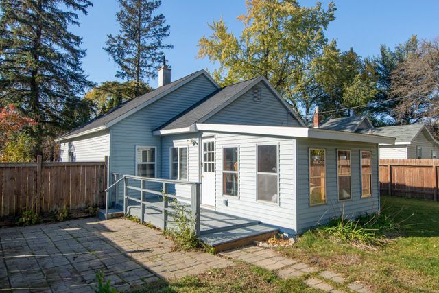 902 10th Avenue NE, Brainerd, MN 56401