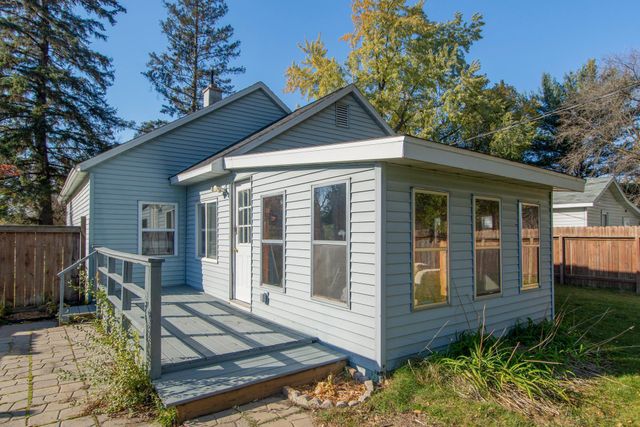 902 10th Avenue NE, Brainerd, MN 56401