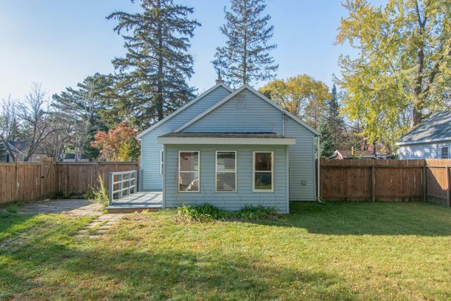 902 10th Avenue NE, Brainerd, MN 56401