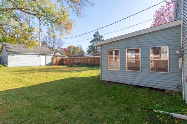 902 10th Avenue NE, Brainerd, MN 56401