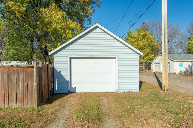 902 10th Avenue NE, Brainerd, MN 56401