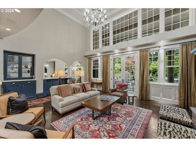 1561 CHANDLER Rd, Lake Oswego, OR 97034