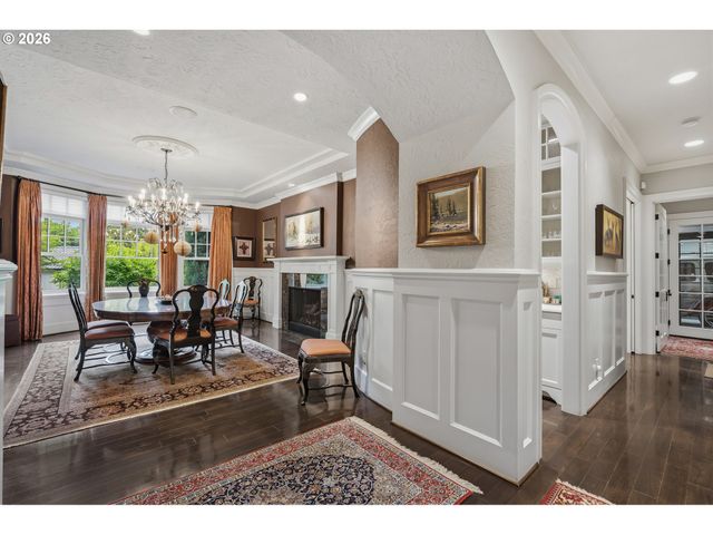 1561 CHANDLER Rd, Lake Oswego, OR 97034
