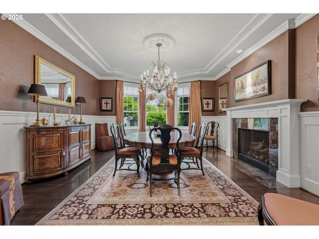 1561 CHANDLER Rd, Lake Oswego, OR 97034