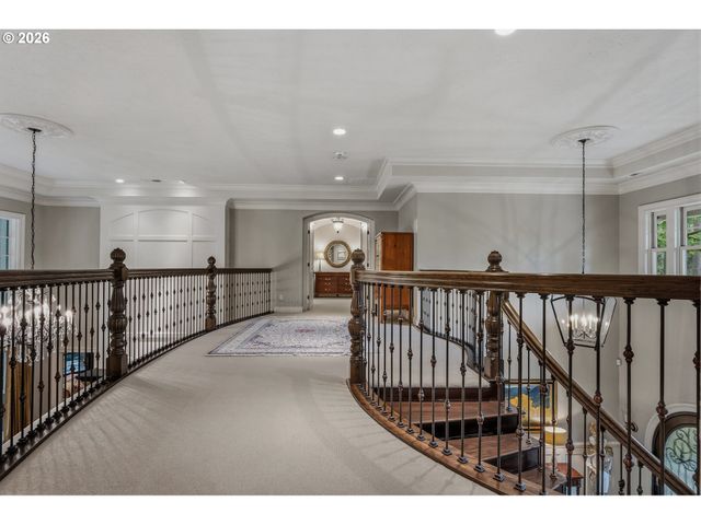 1561 CHANDLER Rd, Lake Oswego, OR 97034